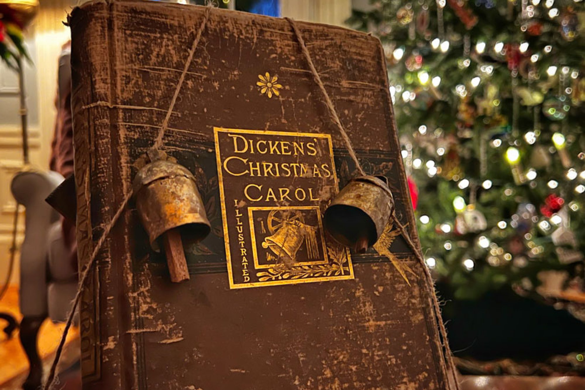 Dickens Christmas Carol Book
